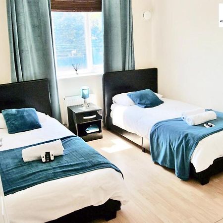 2 Bedroom Apartment At Dagenham , Adonai Serviced Accommodation, Free Wifi And Parking 외부 사진